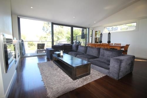 Lorne Holiday House0