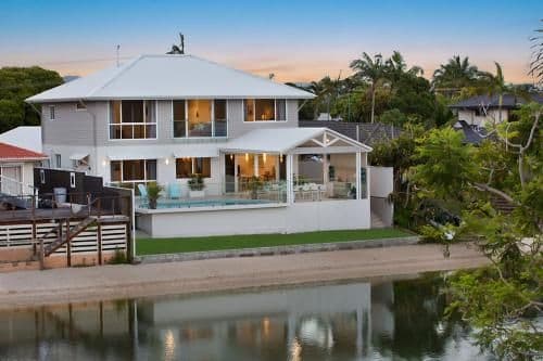 Six-Bedroom Holiday Home