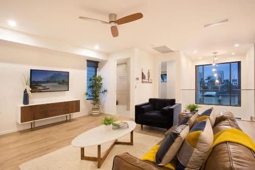 Six-Bedroom Holiday Home