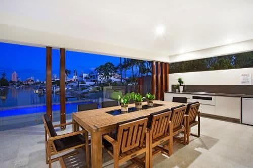 Eight-Bedroom Holiday Home