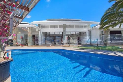 Seven-Bedroom Holiday Home