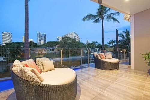 Seven-Bedroom Holiday Home