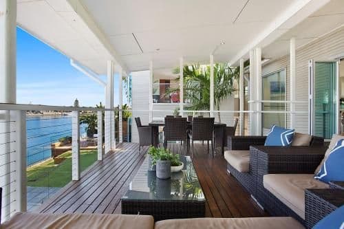 Seven-Bedroom Holiday Home