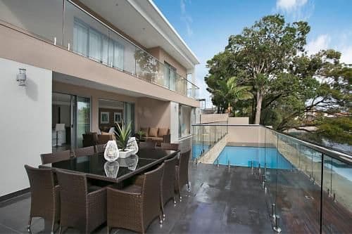 Eight-Bedroom Holiday Home