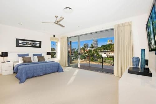 Five-Bedroom Holiday Home
