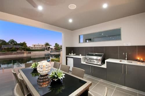 Seven-Bedroom Holiday Home