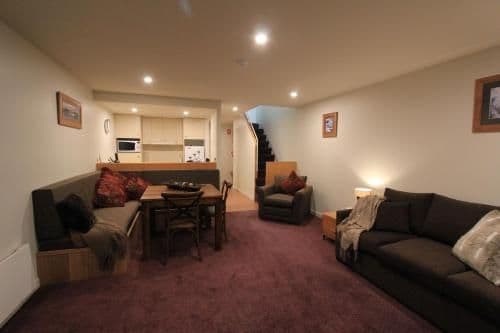 Apartment with Mountain View