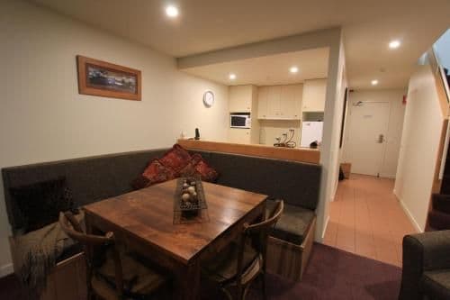 Apartment with Mountain View