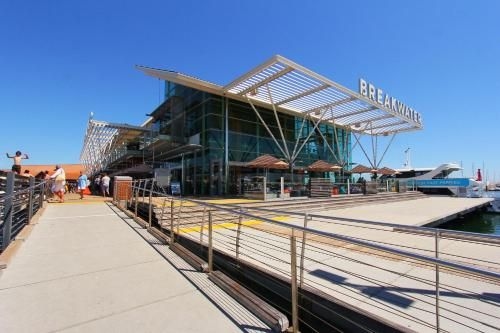 Hillarys Marina Apartment4