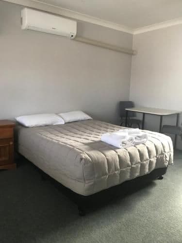 Economy Triple Room