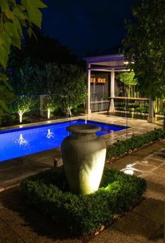 Apartment with Pool View