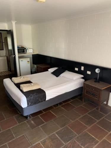 Standard Queen Room