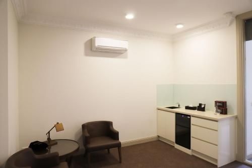 Clarendon Hotel Melbourne1