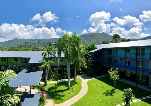 Cairns Adventure Lodge0