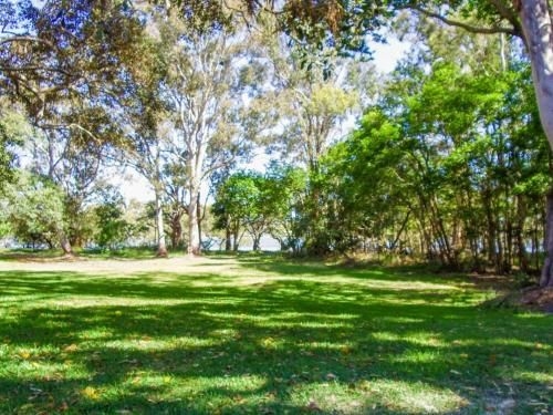 'RIVERSIDE RETREAT' 544 Ocean Drive, North Haven2