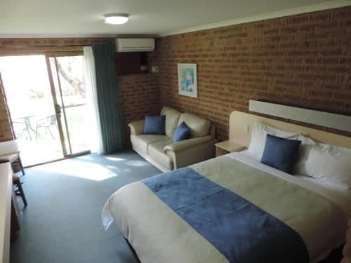 Queen Room with Garden View