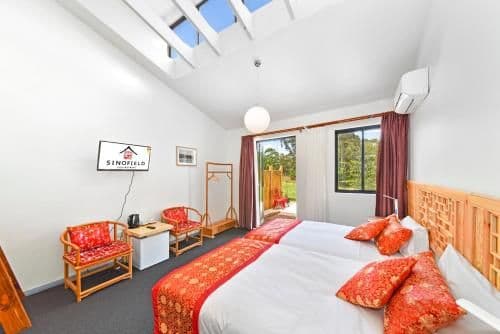 Deluxe Family Room