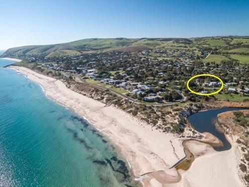 Carrickalinga SeaHaven: Coastal Escape-4BRM - 29 Riverview Drive4