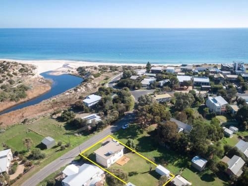 Carrickalinga SeaHaven: Coastal Escape-4BRM - 29 Riverview Drive3