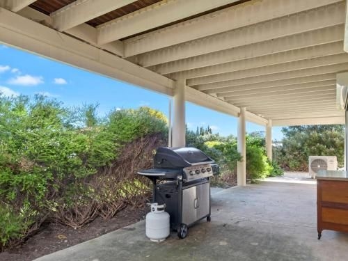 22 Broadbeach Drive2