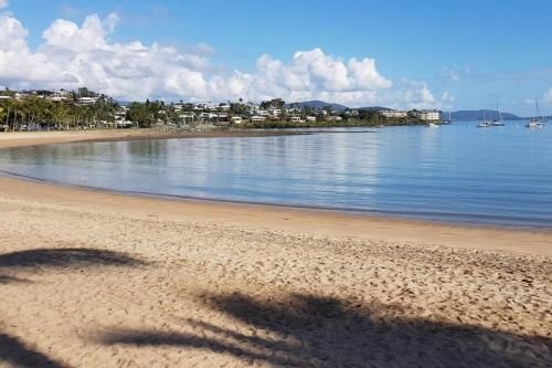 AIRLIE BEACH Delight. Hop, skip jump to everything3