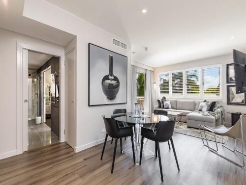 Sleek, modern and comfortable on Hastings Street4