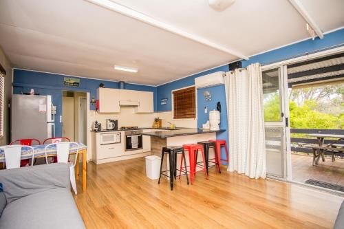 The Gee Beach House0