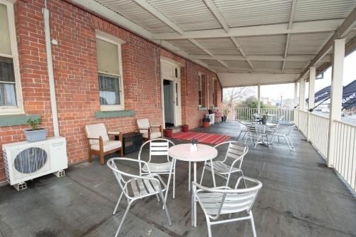 Riverina hotel3