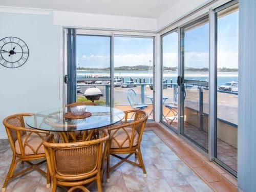 Fairholme 8, Perfect Lakefront Position Fairholme 8, Perfect Lakefront Position