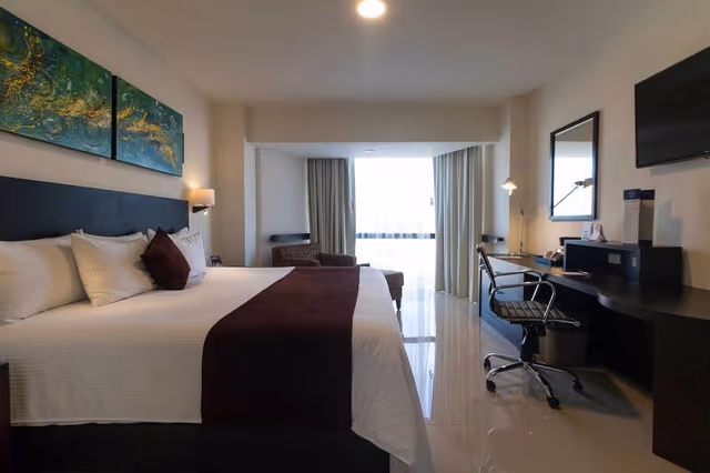 DOUBLE KING SIZE BED