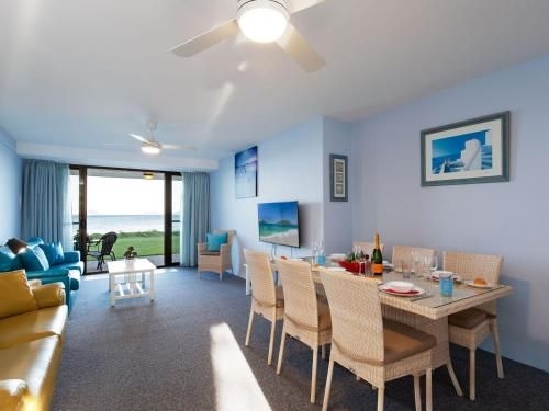 4 'Harbourside' 3-7 Soldiers Point Road - ground floor on the waterfront0