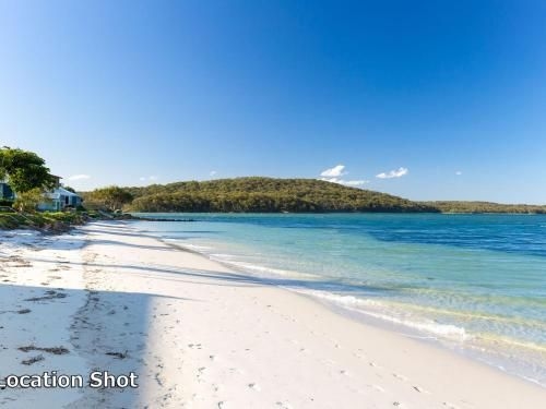 4 'Harbourside' 3-7 Soldiers Point Road - ground floor on the waterfront1