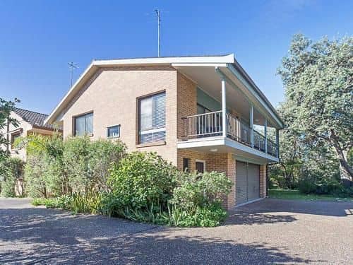2 'Plattens' 15 Kurrawa Close - great duplex so close to the water 2 'Plattens' 15 Kurrawa Close - great duplex so close to the water