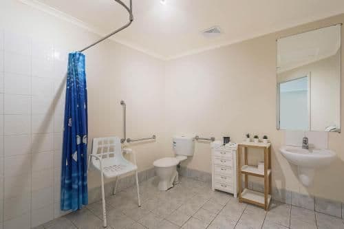 Two-Bedroom Apartment with Lake View - Wheelchair Accessible