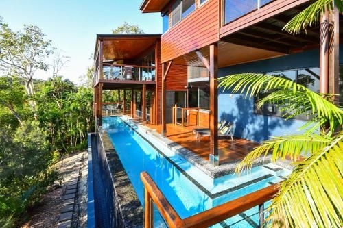 Point Blue on Hamilton Island0