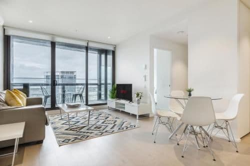 Apartment with Lake View
