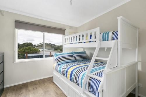 Upstairs Cottage On Beachurst3