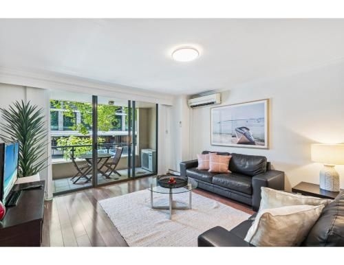 Spacious retreat walking distance from city centre0