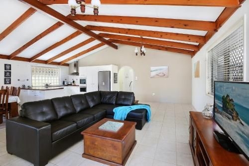 Michael Street 39, Golden Beach3