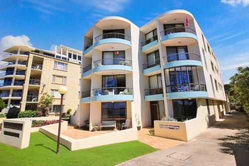Eastbourne U4, 80 Esplanade, Golden Beach0