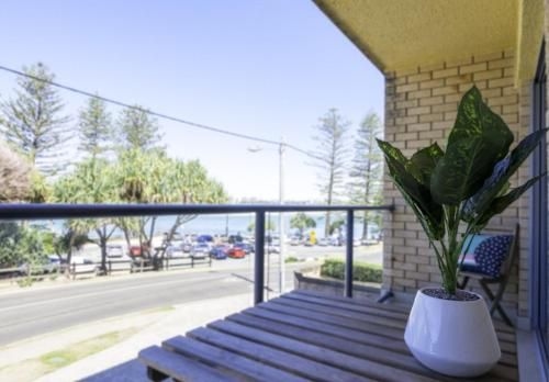 Moondara Unit 2, 21 Bulcock Beach Esplanade, Bulcock Beach4