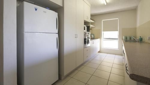 Moondara Unit 2, 21 Bulcock Beach Esplanade, Bulcock Beach3