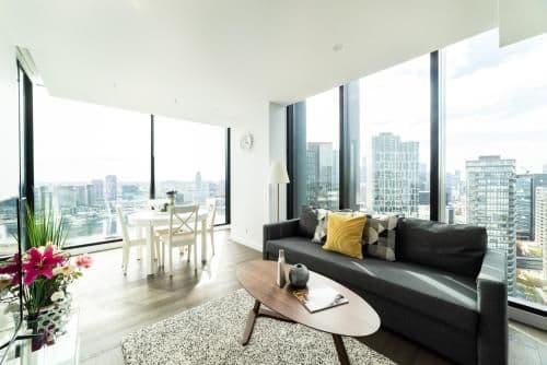 Sky High Two-Bedroom Two Bathroom Apartment with Harbour Views