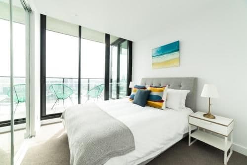 Sky High Two-Bedroom Two Bathroom Apartment with Harbour Views