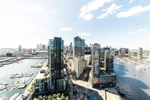 Sky High Three-Bedroom Two Bathroom Apartment with Dual Harbour Views