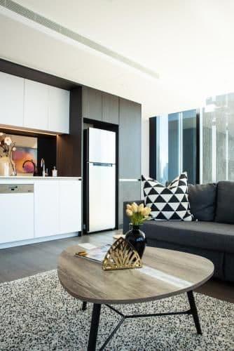 Sky High Three-Bedroom Two Bathroom Apartment with Dual Harbour Views