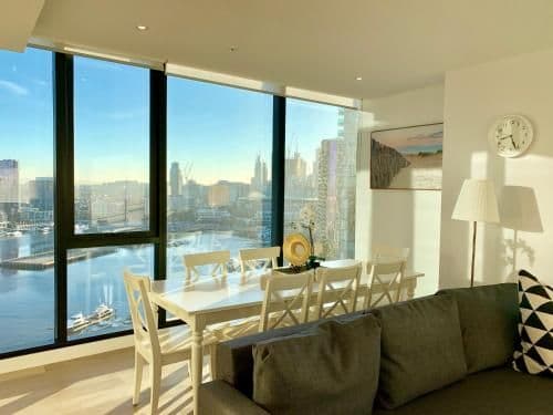 Sky High Three-Bedroom Two Bathroom Apartment with Dual Harbour Views