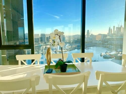 Sky High Three-Bedroom Two Bathroom Apartment with Dual Harbour Views