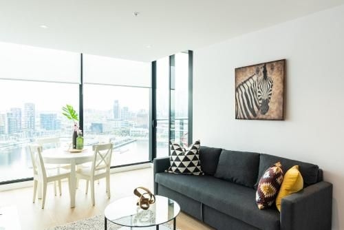 Melbourne Private Apartments Collins Wharf Waterfront Docklands1