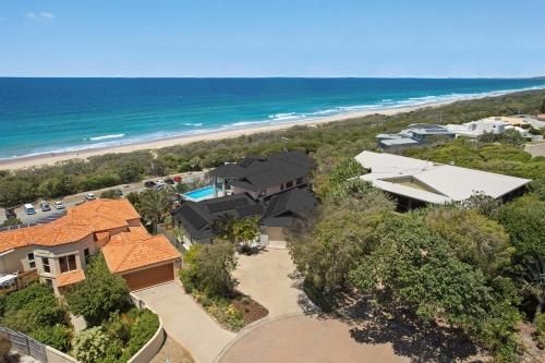 Castaways Beach Escape1
